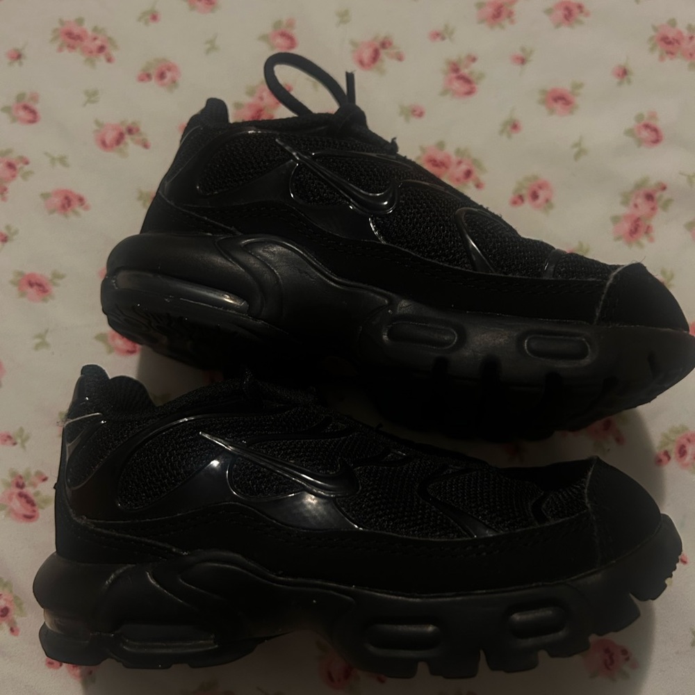 Nike Black Chunky Sneakers with Cushioned Sole